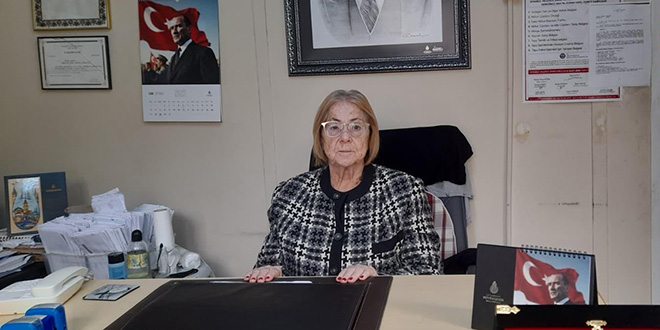 80 yasindaki kadin muhtar muhru 41 yildir kimseye birakmiyor YiEKm74W.jpg