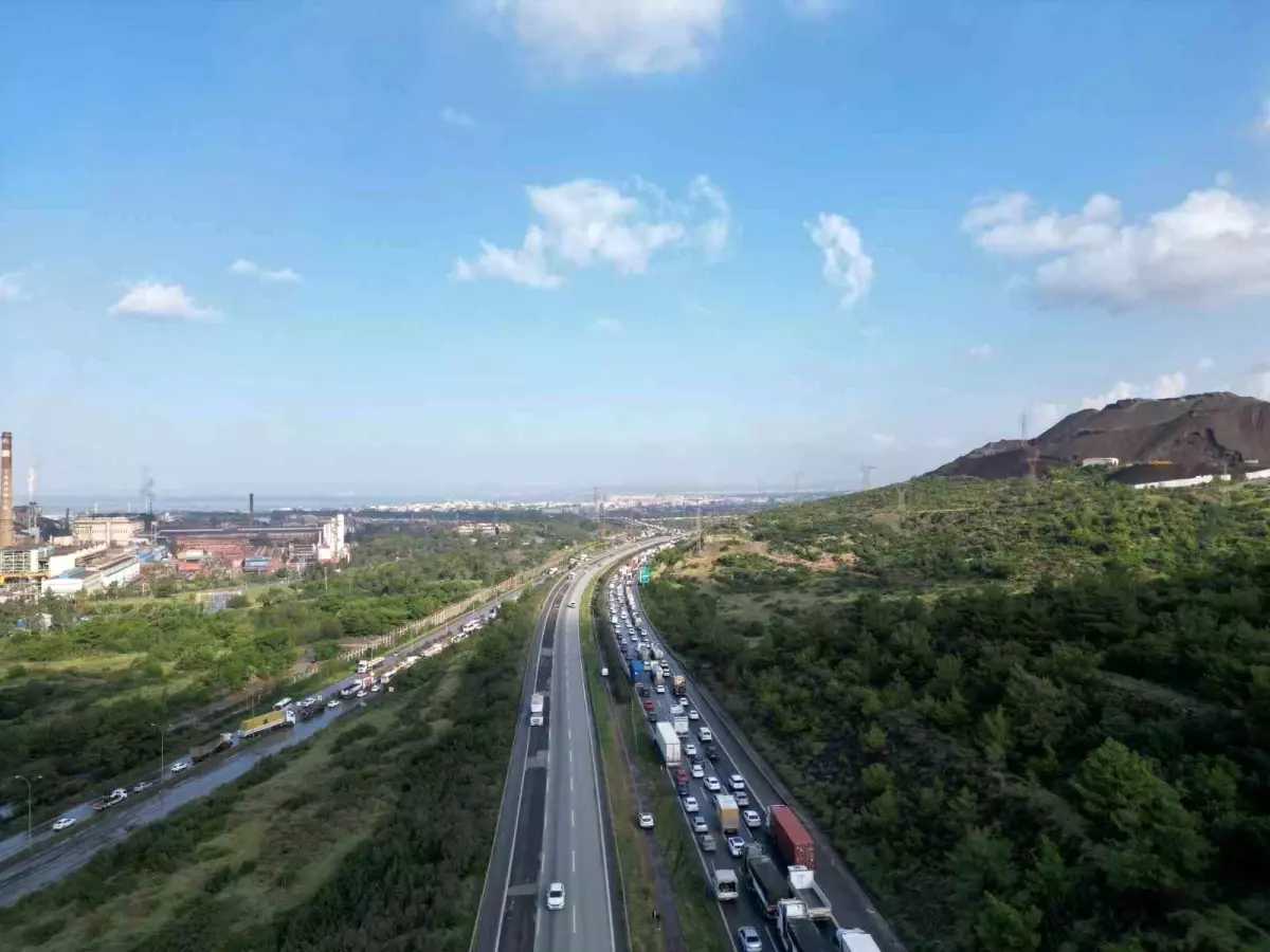 hatayda heyelan otoyol kapatildi 5DA8NOPg.jpg