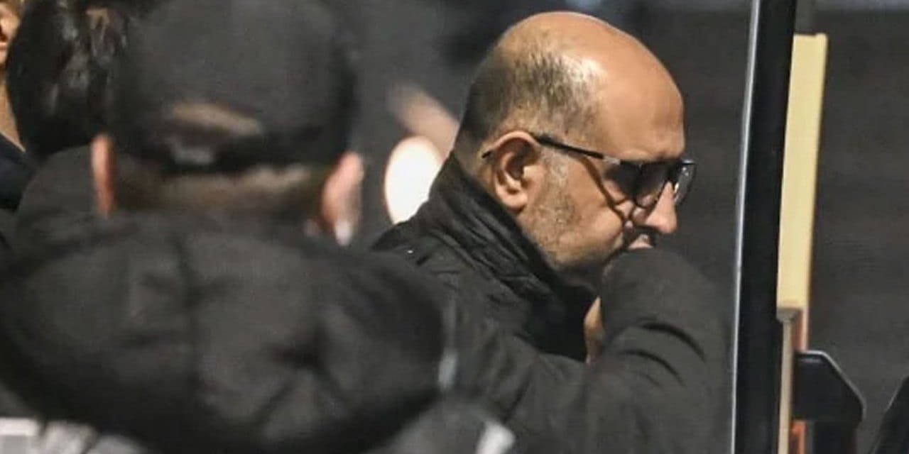 aziz ihsan aktasin ortagi adam silah cekti sesini cikarmadin iste iddianamede gecen akpli belediyeler K1Pm6Uz2.jpg