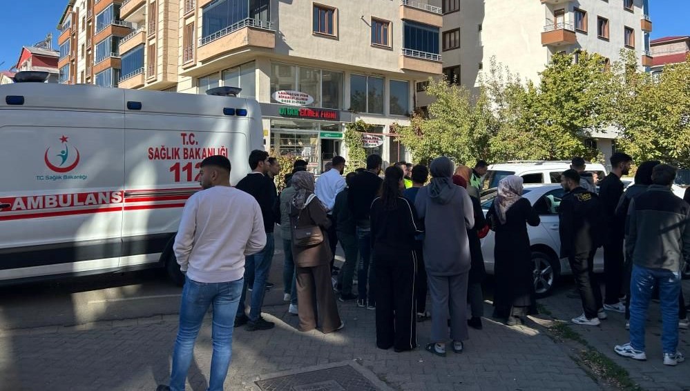 bingolde iki ogrenciye araba carpti M48jswPX.jpg