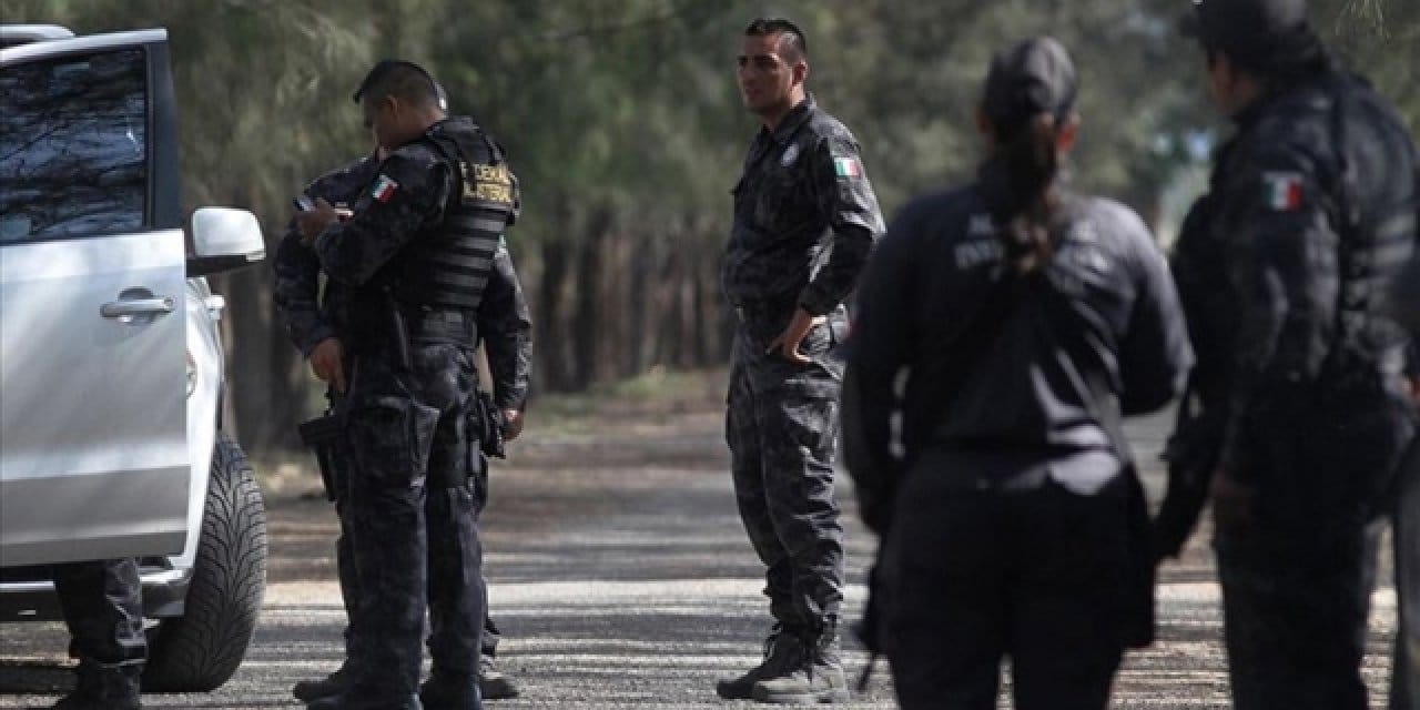 meksikada kartel ve polis catisti 13 olu YEJeUWS5.jpg